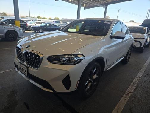 2024 BMW X4 xDrive30i
