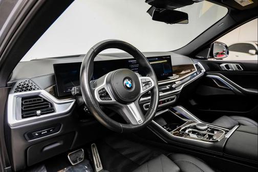 2025 BMW X6 xDrive40i