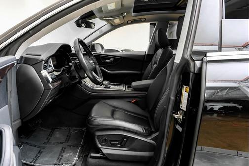 2023 Audi Q8 55 Premium Plus