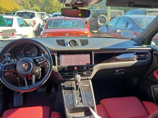 2023 Porsche Macan T