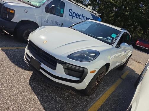 2023 Porsche Macan T