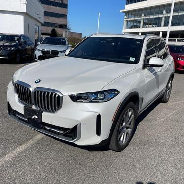 Mineral White Metallic 2024 BMW X5 xDrive40i