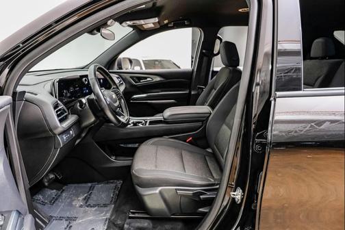 2024 Chevrolet Traverse LS