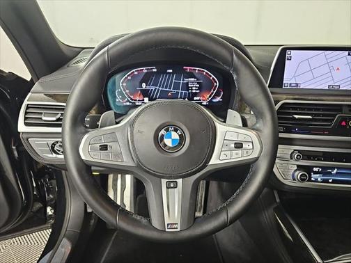 2022 BMW 740 i