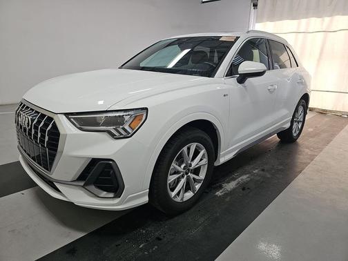 2024 Audi Q3 Premium 45 TFSI S line quattro Tiptronic