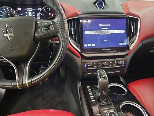 2022 Maserati Ghibli Modena