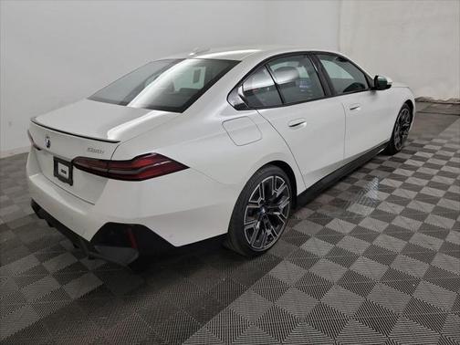 2024 BMW 530 i