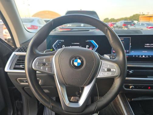 Gray Metallic 2025 BMW X7 xDrive40i