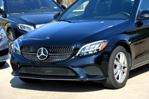 Photo 2 of 37 of 2019 Mercedes-Benz C-Class C 300 4MATIC