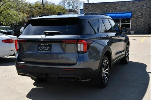 2025 Ford Explorer ST-Line 4WD