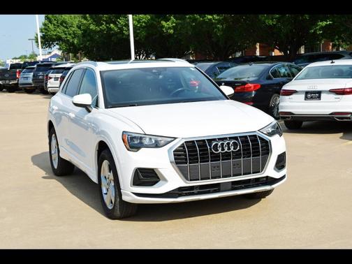 Photo 1 of 32 of 2021 Audi Q3 40 Premium