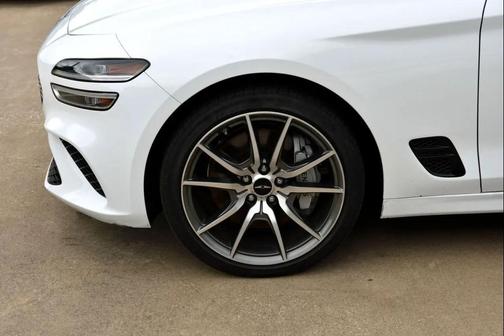 2024 Genesis G70 2.5T RWD