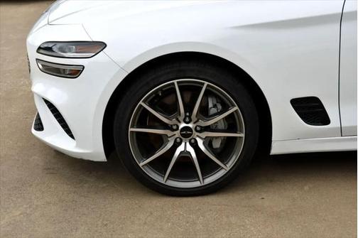 2024 Genesis G70 2.5T RWD