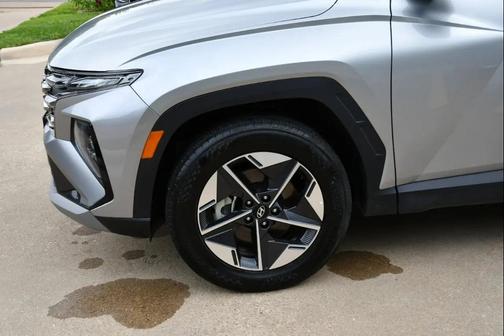 Diamond Silver 2025 Hyundai TUCSON SEL AWD