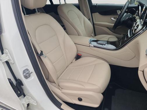 2021 Mercedes-Benz GLC 300 4MATIC