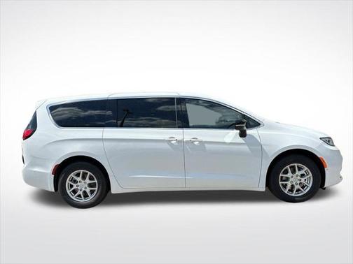 2025 Chrysler Pacifica L