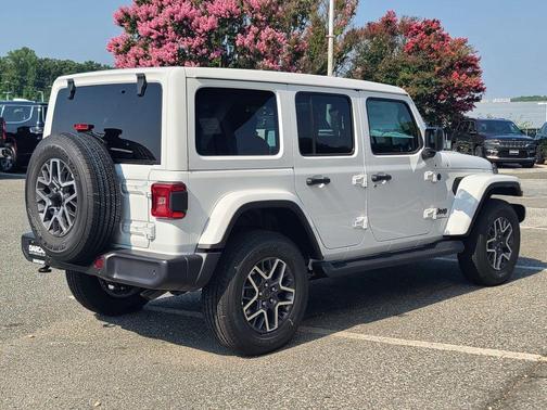 2025 Jeep Wrangler 4-Door Sahara 4x4