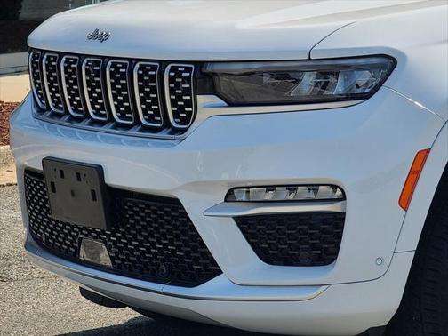 2022 Jeep Grand Cherokee Summit