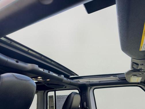 Bright White Clearcoat 2023 Jeep Wrangler 4xe Sahara