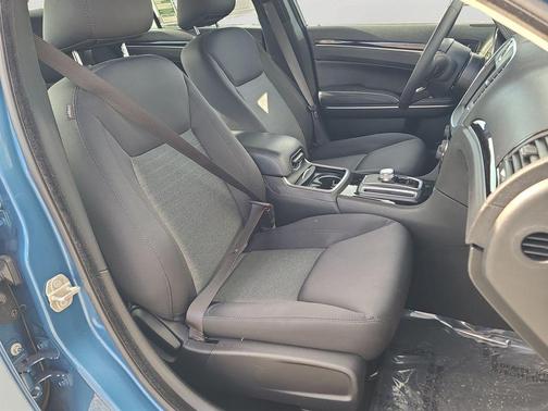 2023 Chrysler 300 Touring