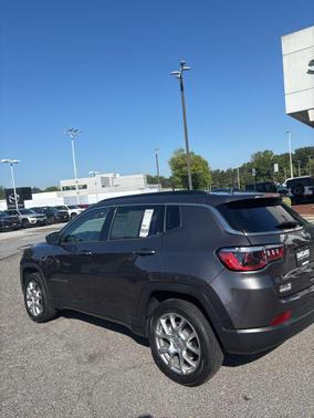 2022 Jeep Compass Latitude Lux