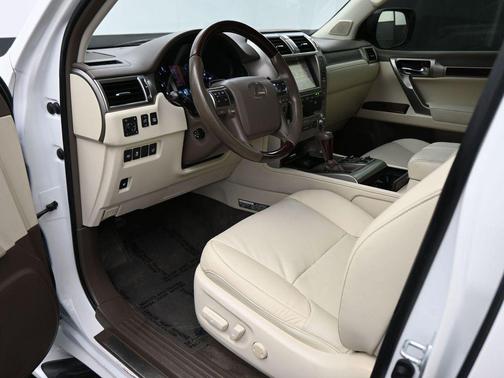 Starfire Pearl 2019 Lexus GX 460 Luxury