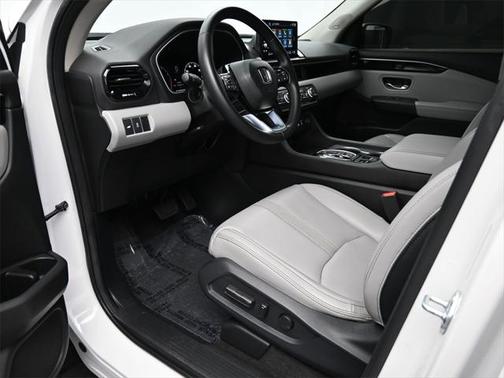 2024 Honda Pilot Touring 8-Passenger