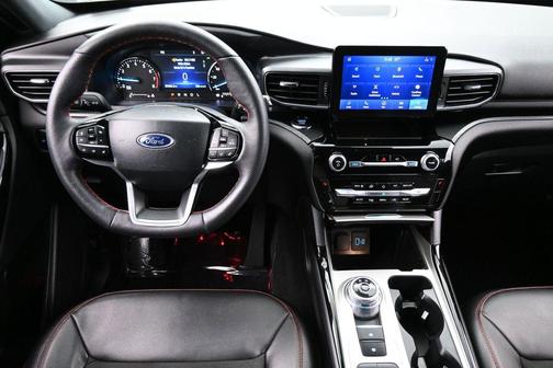Star White Metallic Tri-Coat 2023 Ford Explorer ST-Line