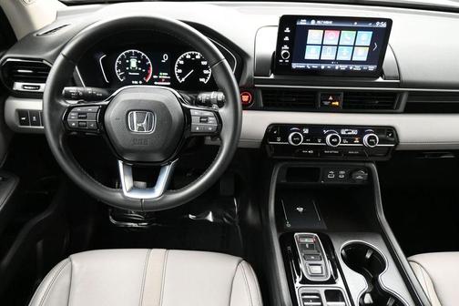 Platinum White Pearl 2024 Honda Pilot Touring 8-Passenger