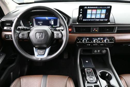 Crystal Black Pearl 2024 Honda Pilot Elite