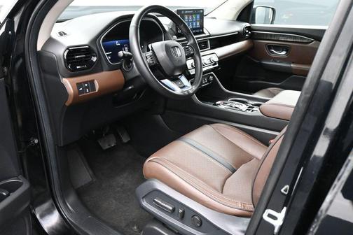 Crystal Black Pearl 2024 Honda Pilot Elite