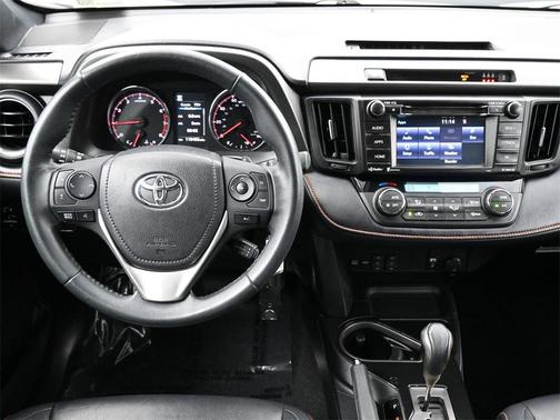 2017 Toyota RAV4 SE