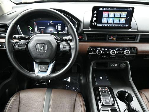 Crystal Black Pearl 2024 Honda Pilot Elite