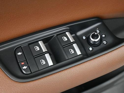 2019 Audi Q7 55 Premium Plus