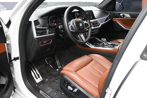 Mineral White Metallic 2022 BMW X7 xDrive40i