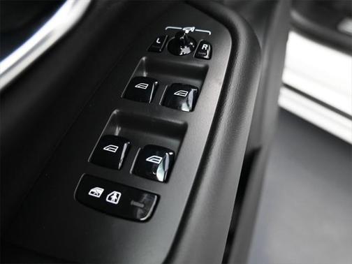 2023 Volvo XC90 B6 Core