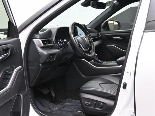 2024 Toyota Highlander XSE
