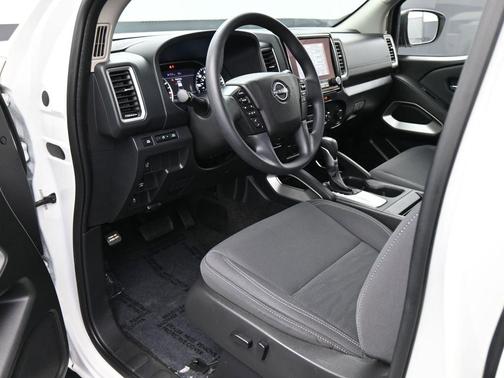 Glacier White 2022 Nissan Frontier SV