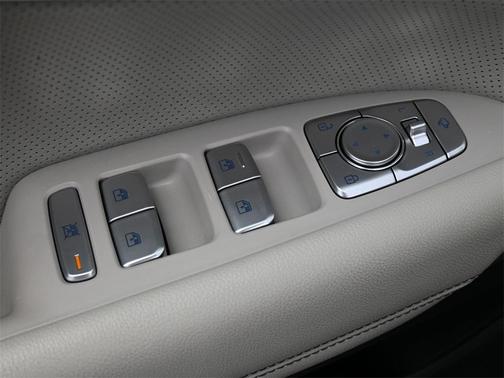 2021 Genesis G70 2.0T RWD