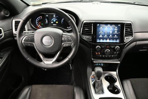 Sting-Gray Clearcoat 2021 Jeep Grand Cherokee Laredo