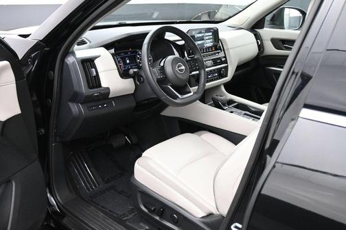 Super Black 2023 Nissan Pathfinder SL FWD