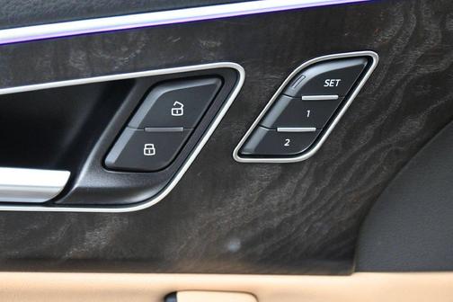 Samurai Gray Metallic 2023 Audi Q7 55 Premium Plus