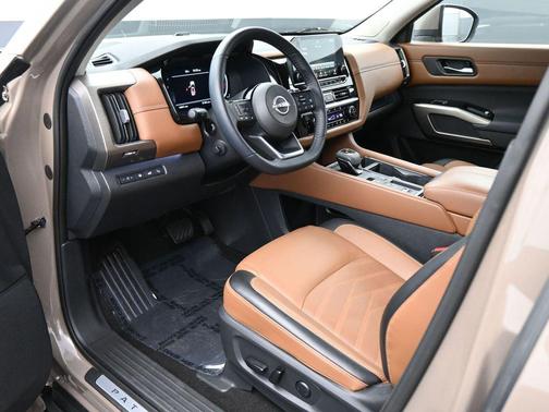 2024 Nissan Pathfinder Platinum FWD
