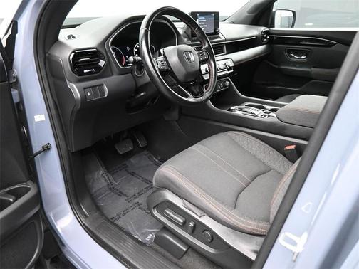 2023 Honda Pilot 2WD Sport