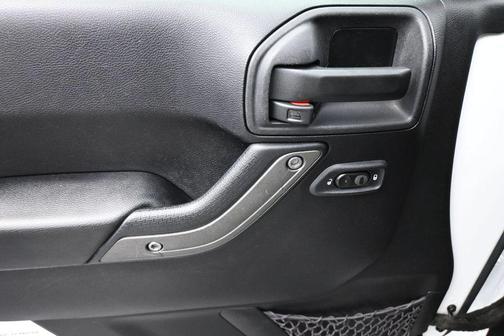 Bright White Clearcoat 2016 Jeep Wrangler Unlimited Sport