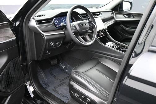 Diamond Black Crystal Pearlcoat 2023 Jeep Grand Cherokee Limited
