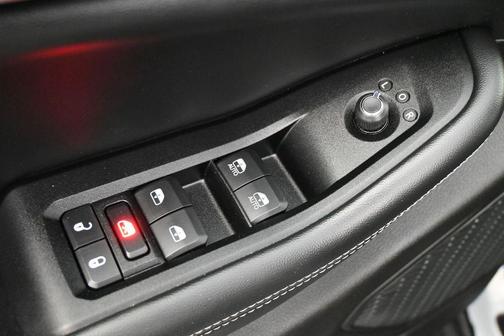 Diamond Black Crystal Pearlcoat 2023 Jeep Grand Cherokee Limited