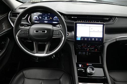 Diamond Black Crystal Pearlcoat 2023 Jeep Grand Cherokee Limited