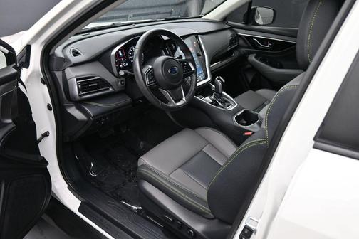 Crystal White Pearl 2023 Subaru Outback Onyx Edition