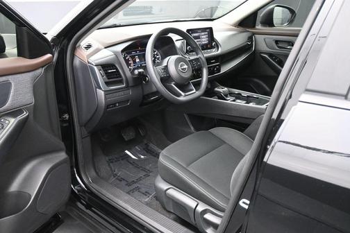 Super Black 2023 Nissan Rogue S